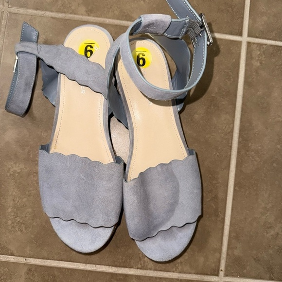 New Marc Fisher Faithful Suede Ankle Strap Grey Platform Sandals - Picture 2 of 7